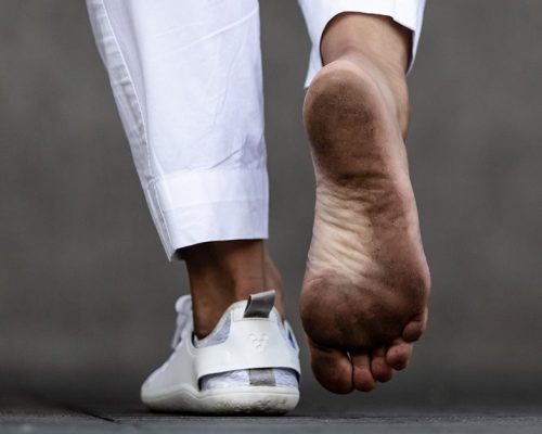Gedämpfte Freuden mit gedämpften Schuhen – barfuß zum sensorischen Feedback*